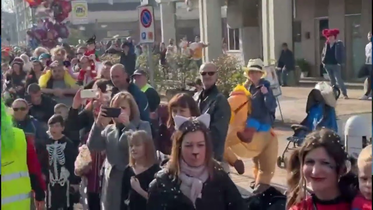 Carnevale a Cantù 2024 - Un giro sul Carro di Truciolo