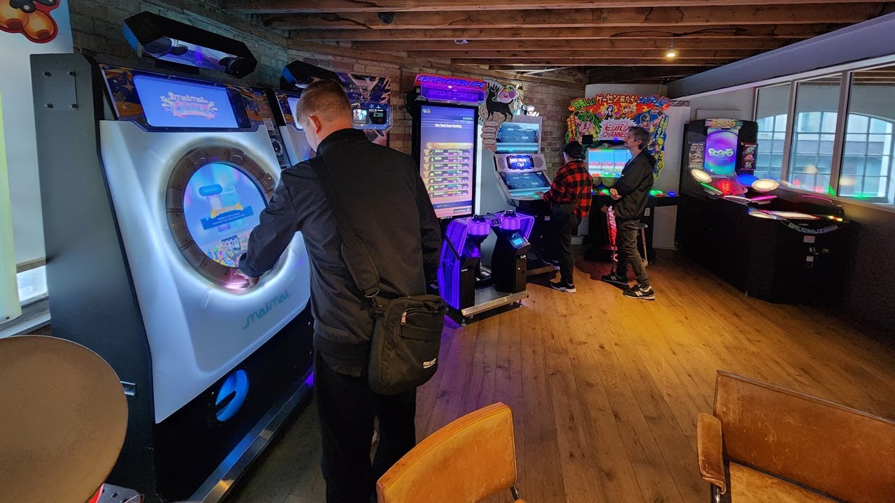 Video Game Arcade Tours - Chief Coffee (London, UK) 🇨🇦
