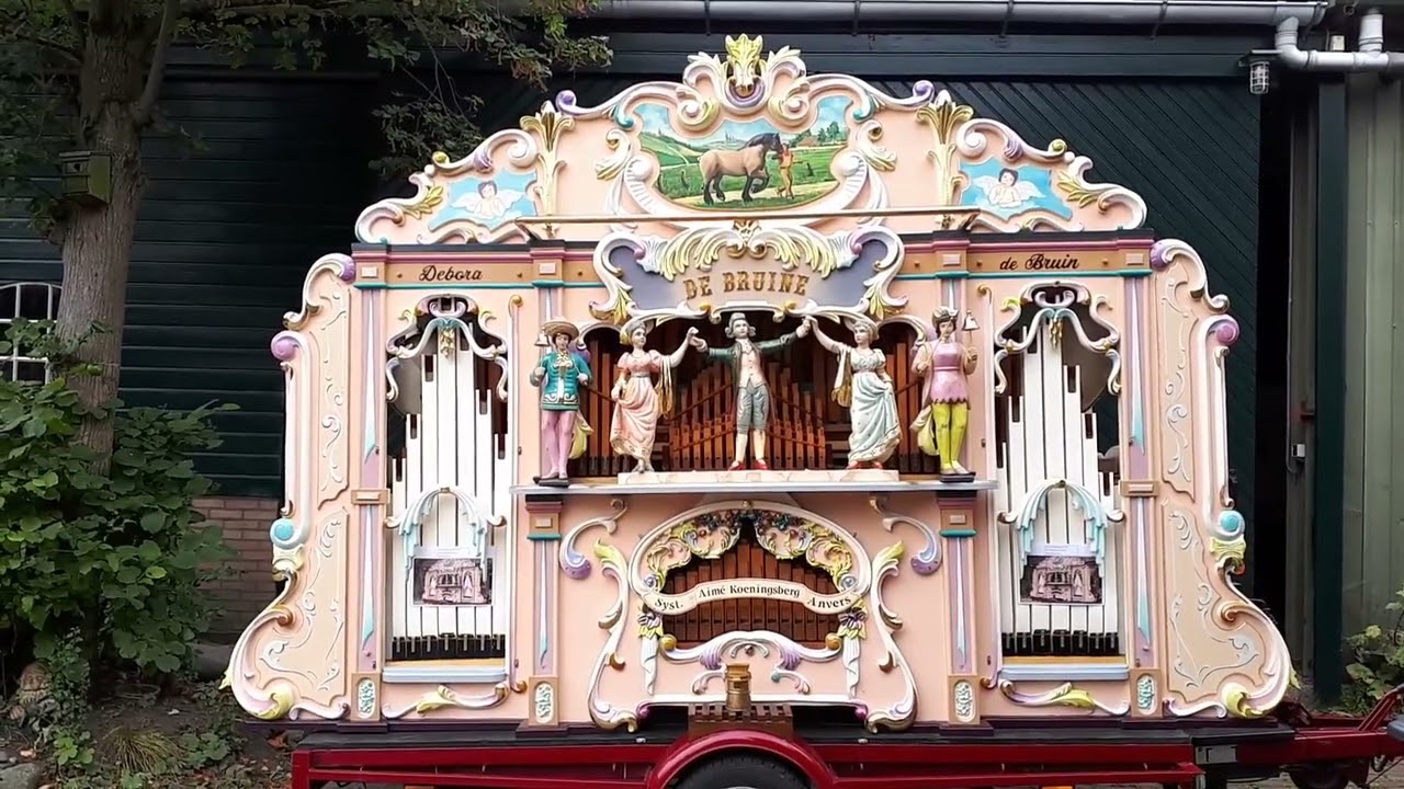 Draaiorgel de Bruine speelt Pierement mars
