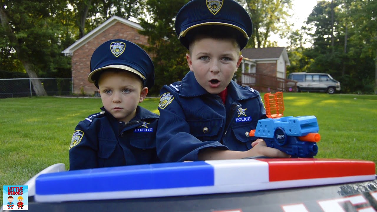 Little Heroes teach Sketchy Mechanic How to Drive the Speed Limit