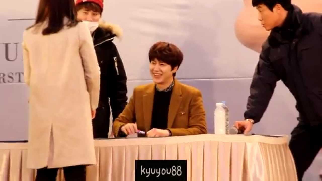 141203 규현 광화문에서 잠실 팬싸인회 (Kyuhyun At Gwanghwamun Fan Signing)