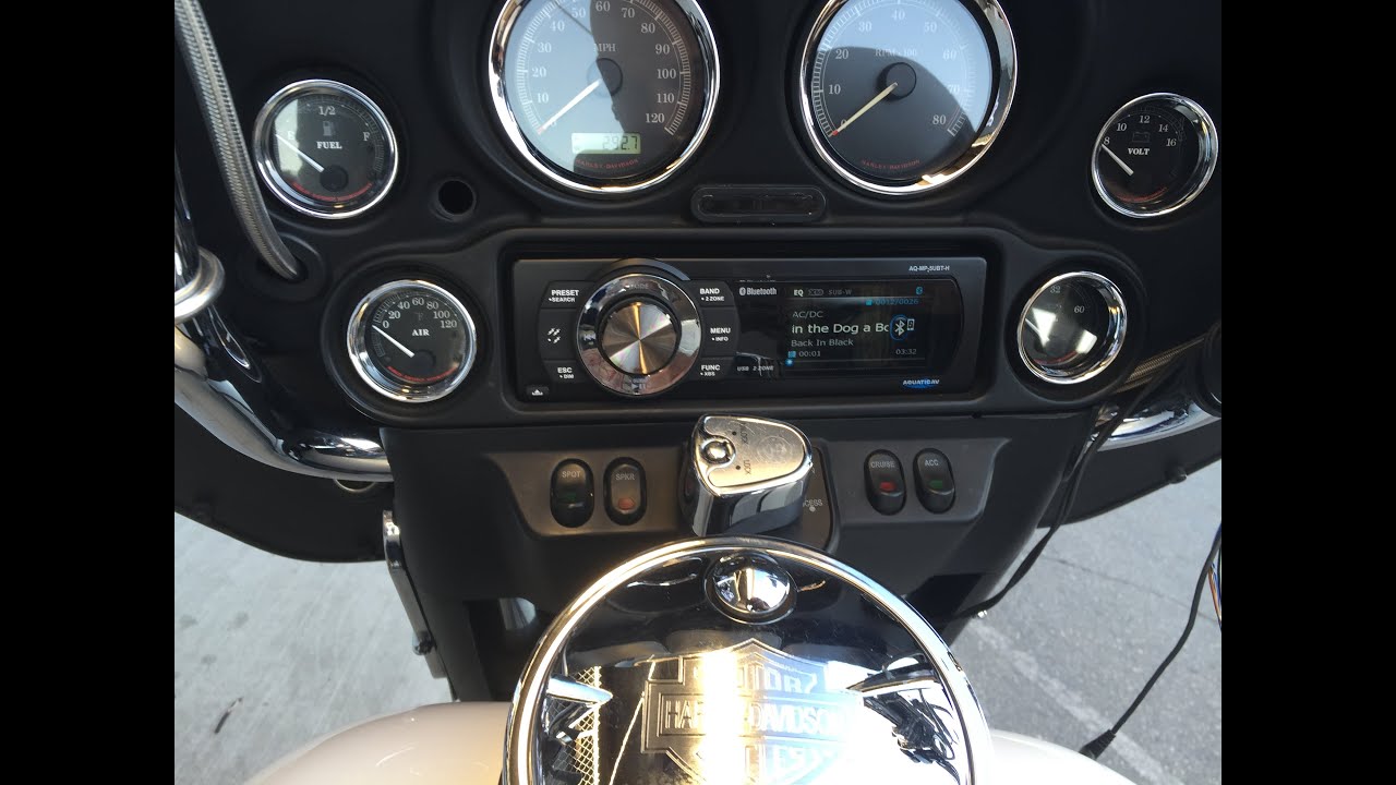 Dragonfly is installing the Aquatic AV AQ-MP-5UBT-H in a Street Glide