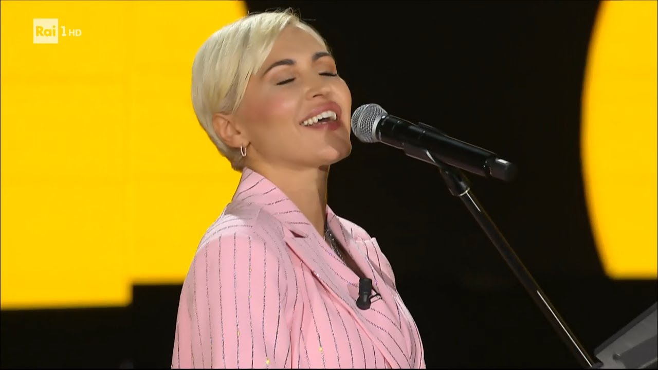Serena Brancale canta 