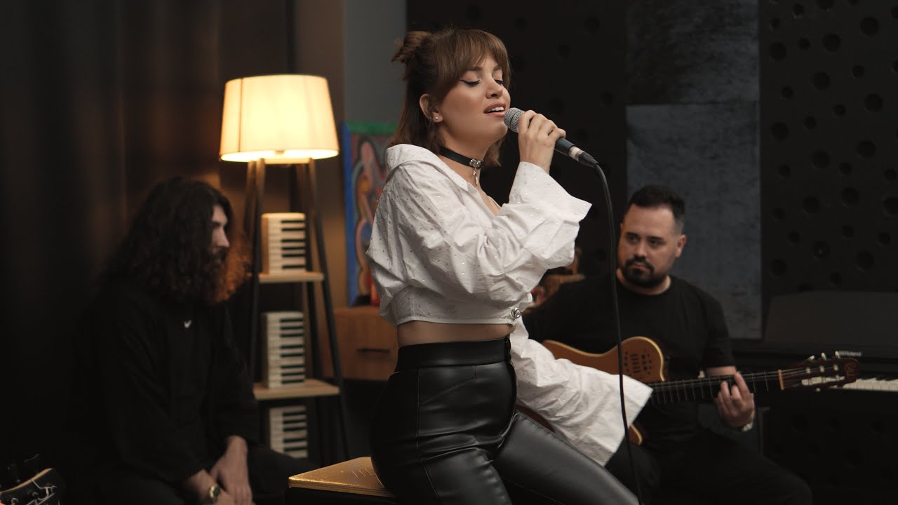 Ayşe Anıl Kara - Sana Değer  (Akustik Cover)