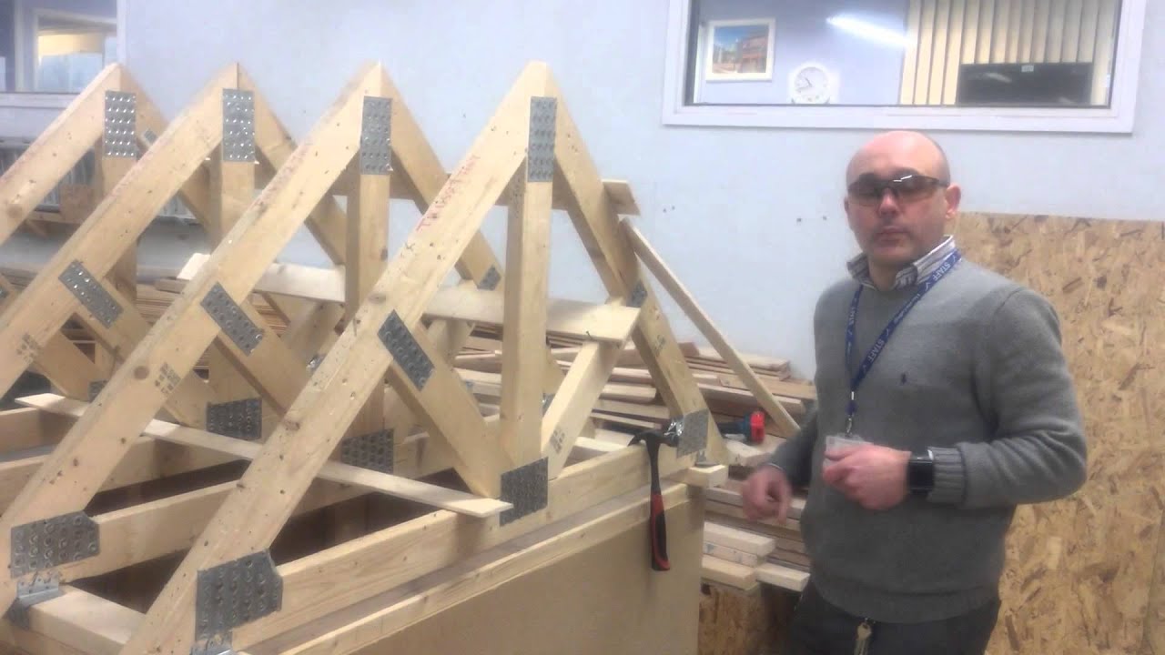 Erecting a roof Part 2 - Installing the trusses