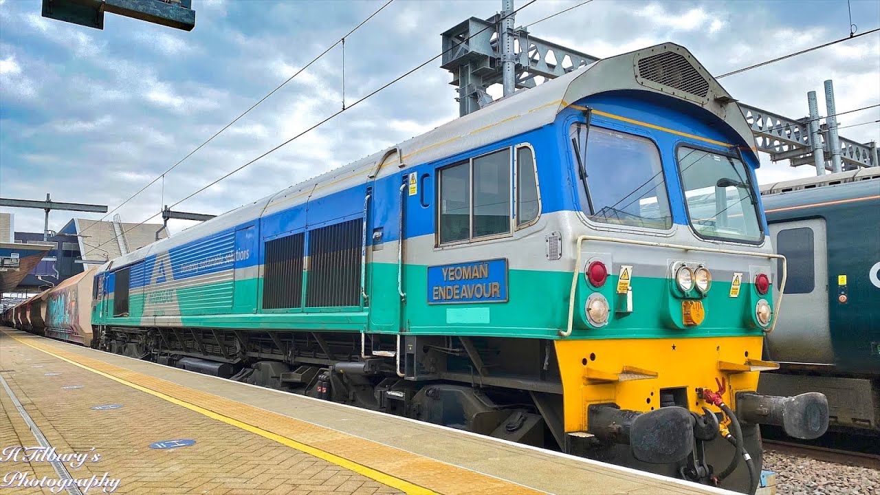Class 59: 59001 Departs Reading On An Empty Stone Train