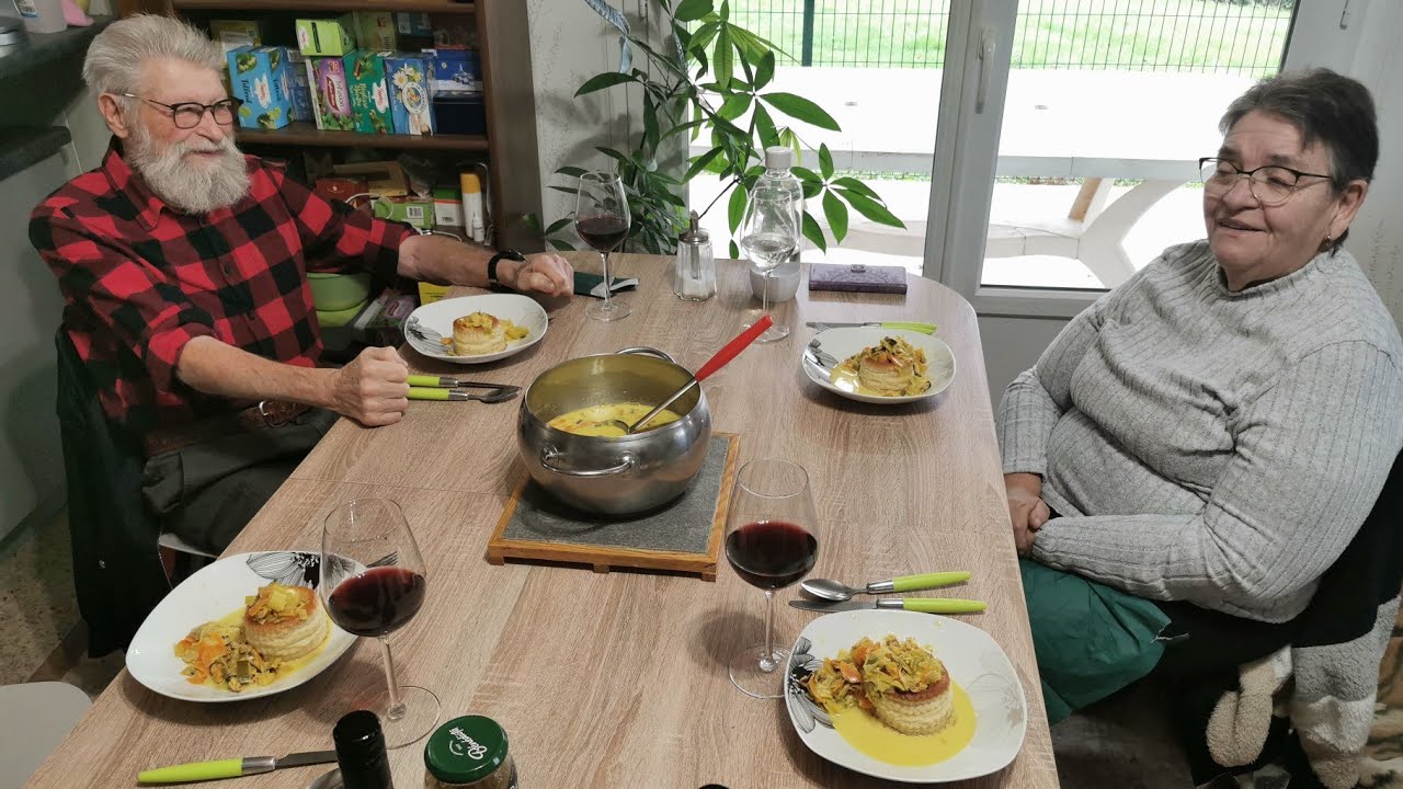 Pour nos invités vol-au-vent aux fruits de mer et petits légumes