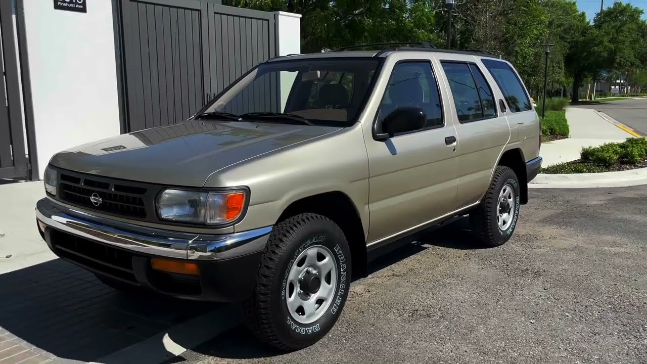 1998 Nissan Pathfinder XE