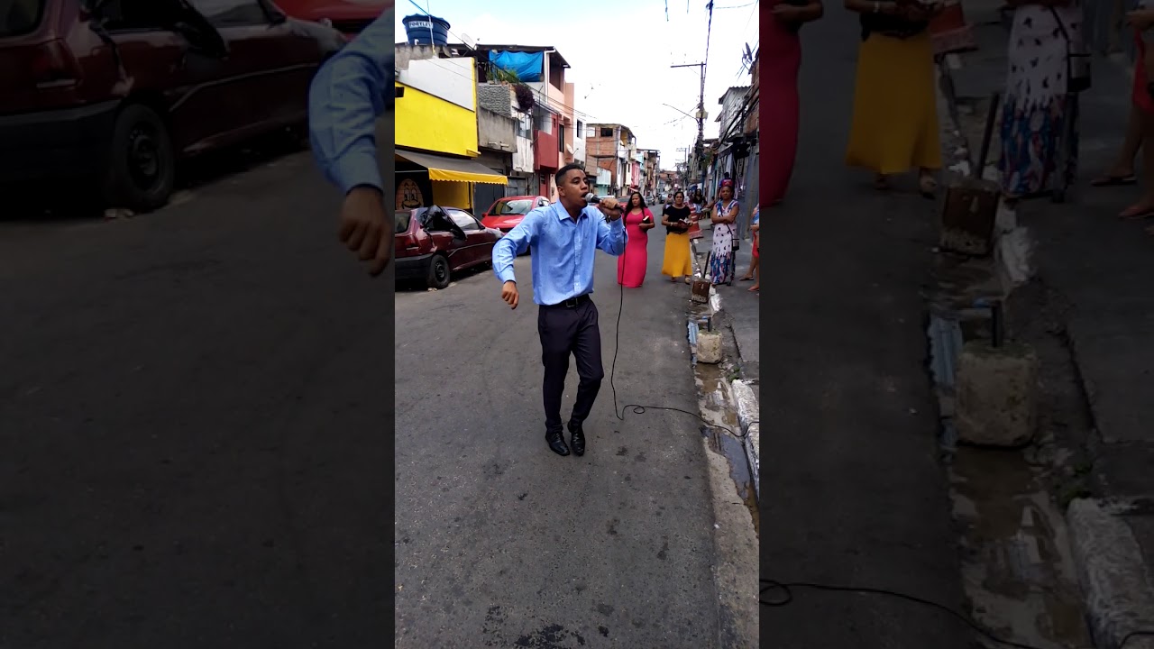 culto na rua: pregação evangelista Matheus Basto.