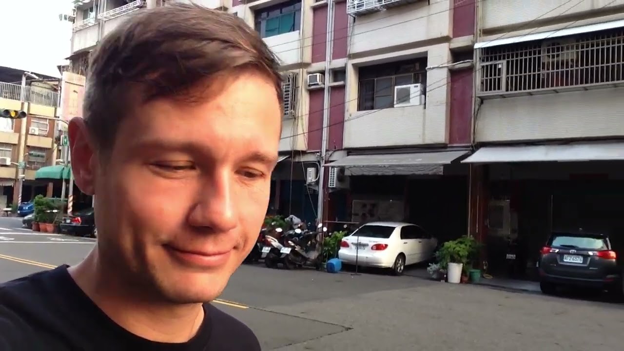 Vlogging with an iPhone 5 in 2025? A Retro Tech Experiment in Taiwan