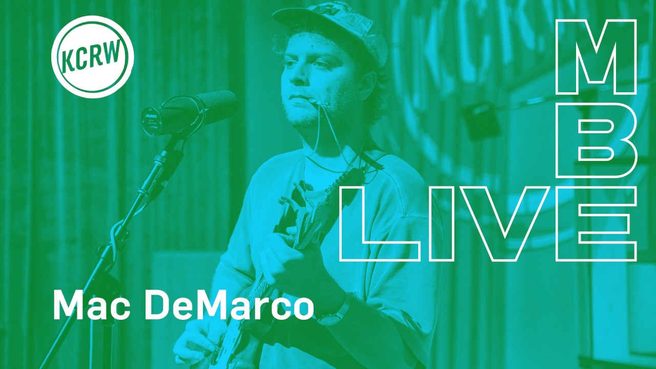 Mac DeMarco performing 