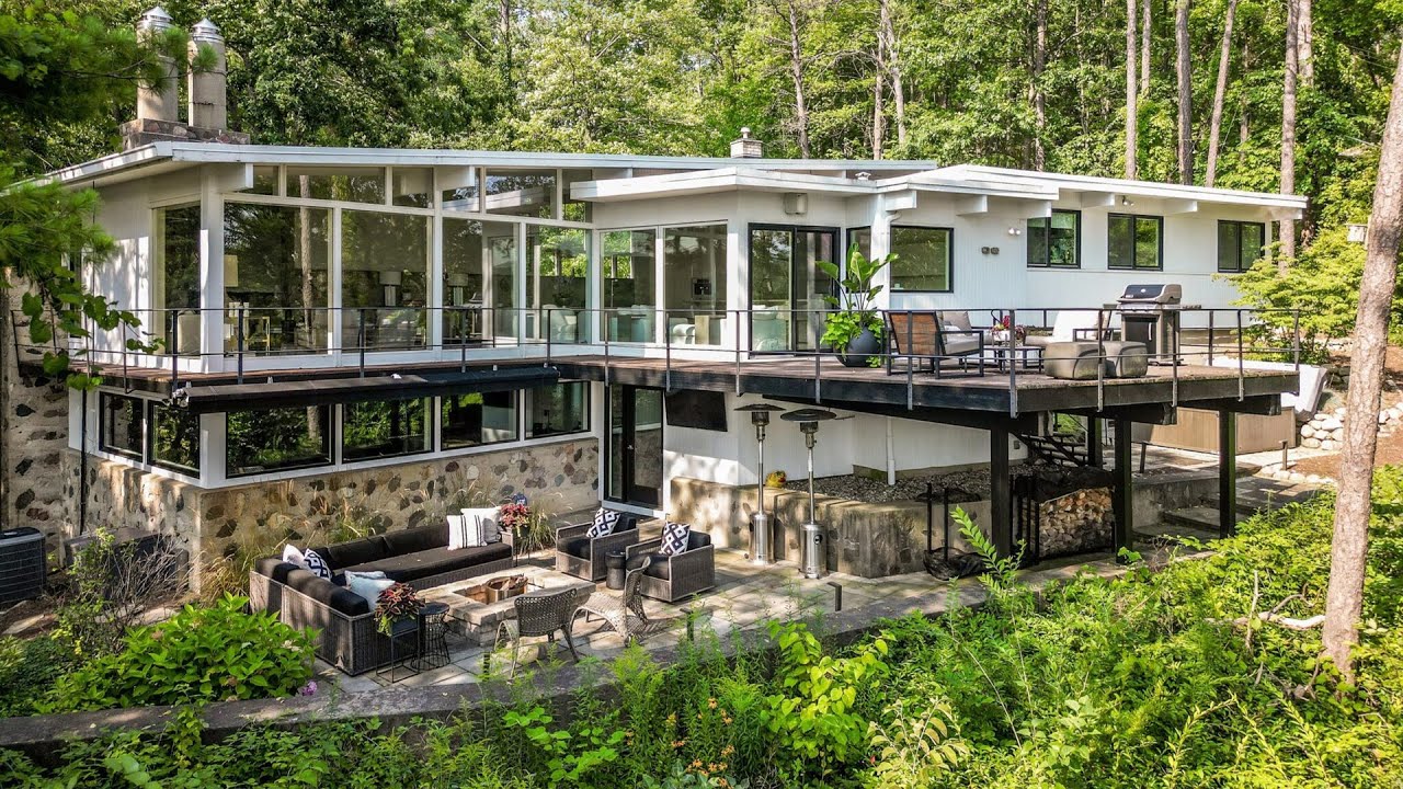 $2.9M Modernist home near Ann Arbor offers luxury, architectural pedigree
