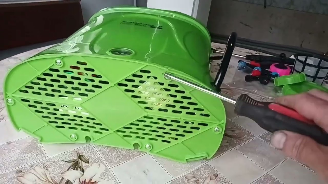 Акумуляторный опрыскиватель Grunhelm GHS-12(обзор.)