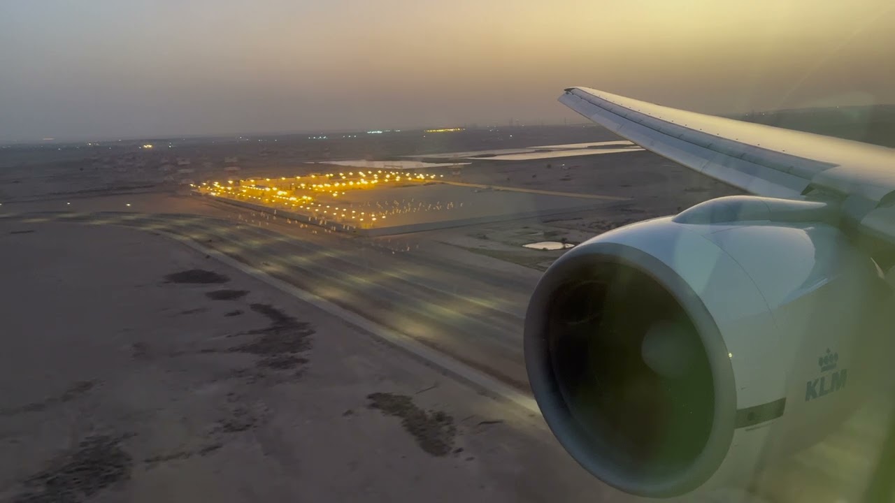 KLM - Boeing 777-206ER - KL419 - Amsterdam to Riyadh (Landing)