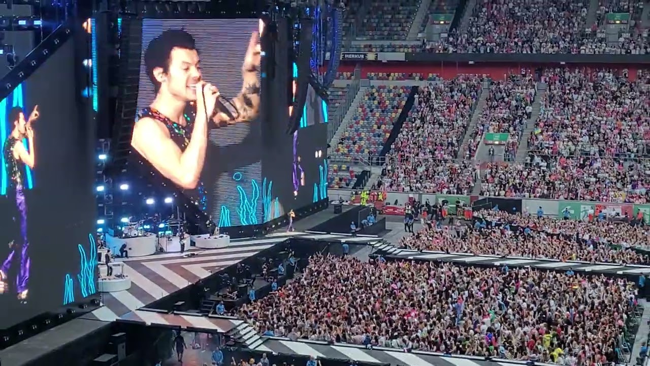 Harry Styles - Adore You (Düsseldorf 28.06.23, MERKUR Spielarena)
