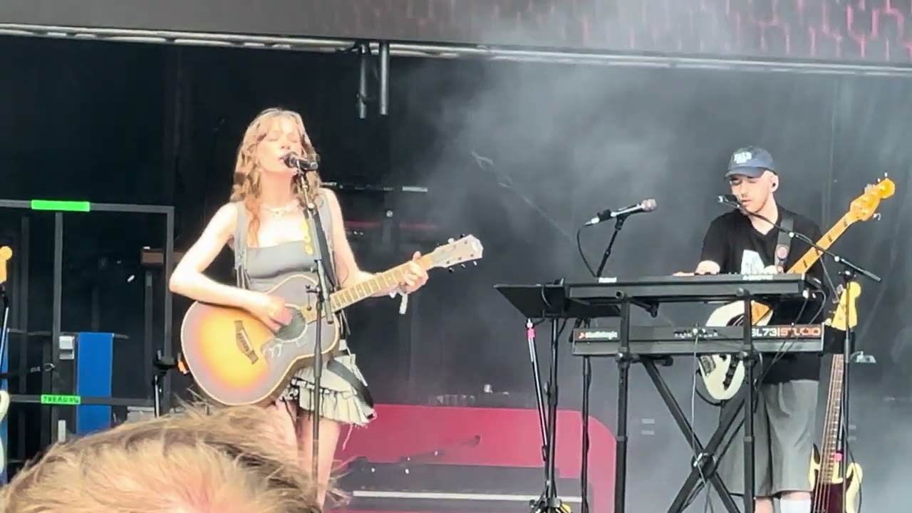 Holly Humberstone Live - The Walls Are Way Too Thin  - Shaky Knees, Atlanta, GA - 5/4/24