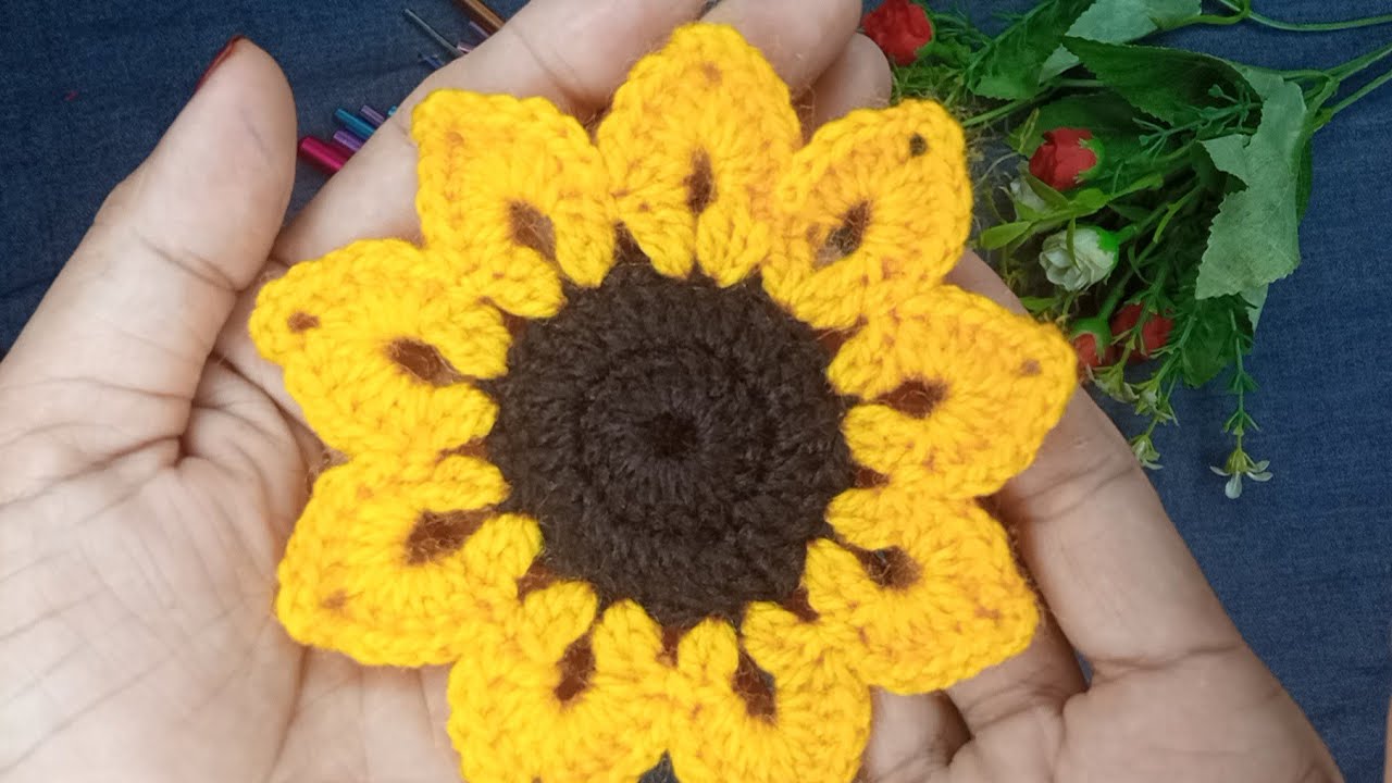 Great!!! this wonderful crochet sunflower is for you   