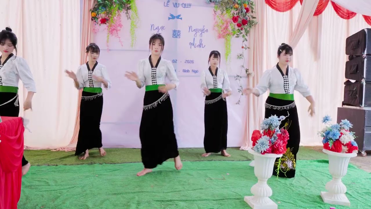 CÔ GÁI SẦM MƯA MỪNG LỄ VU QUY NGỌC TIỆP NGUYỄN MINH XÃ HUA TRAI