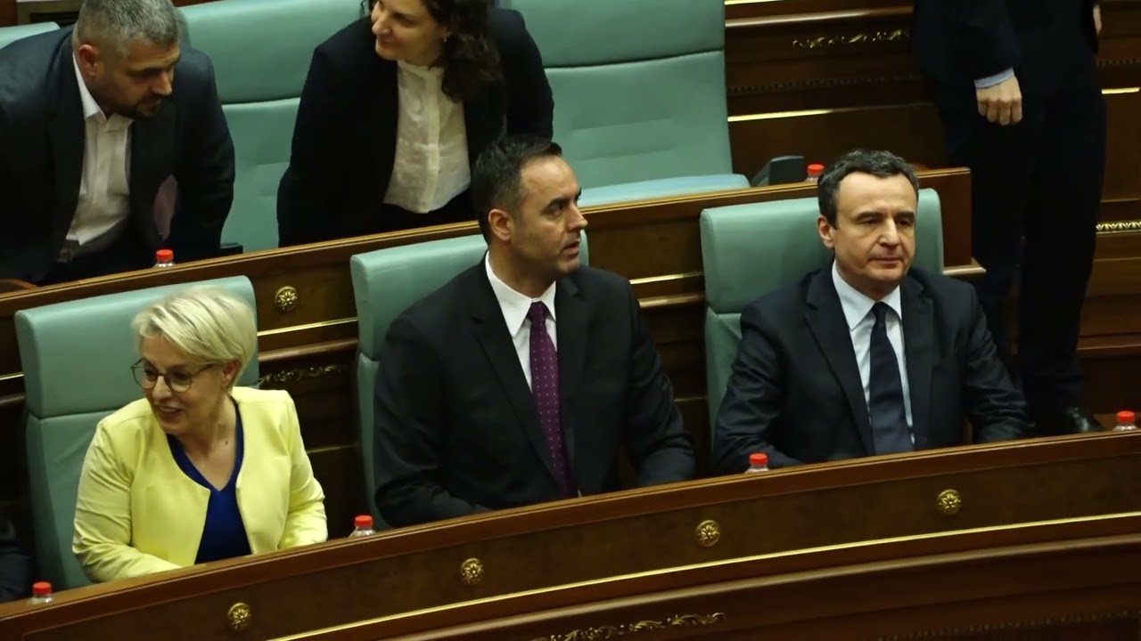 Albin Kurti votohet për Kryeministër