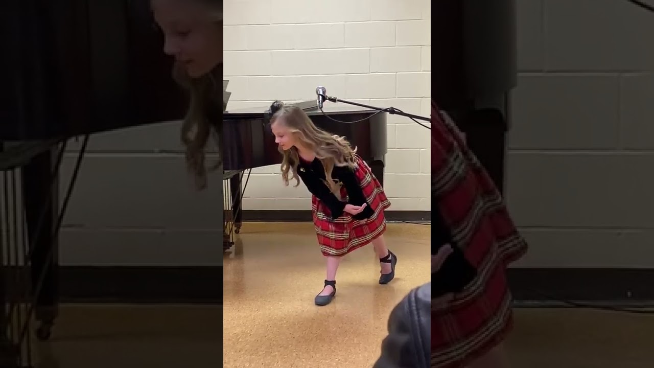 We're Off to See the Wizard // RCM Voice 2 // Victoria Sings (Age 8)