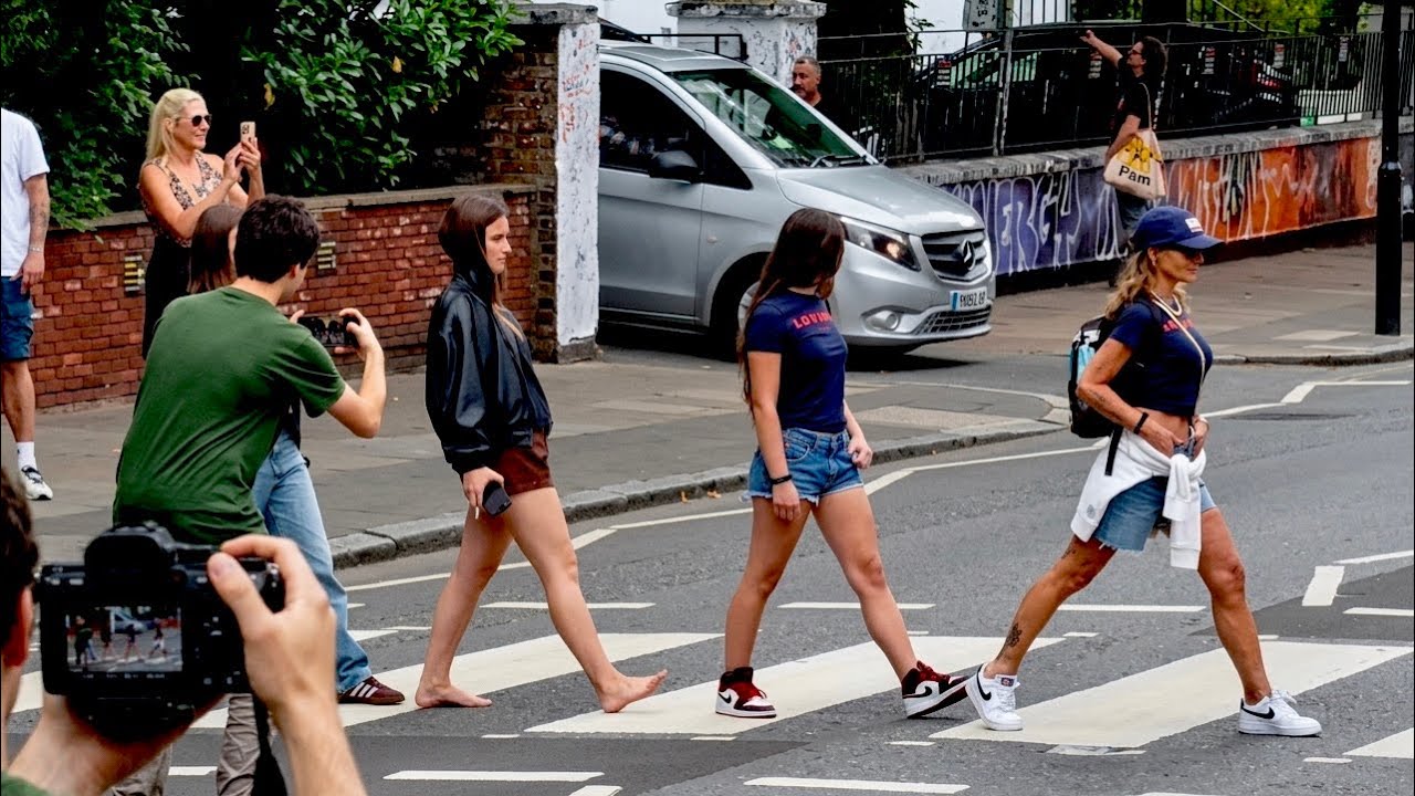 [4K] London Beatles Abbey Road Crossing: The Never-Ending Parade of Beatles Fans