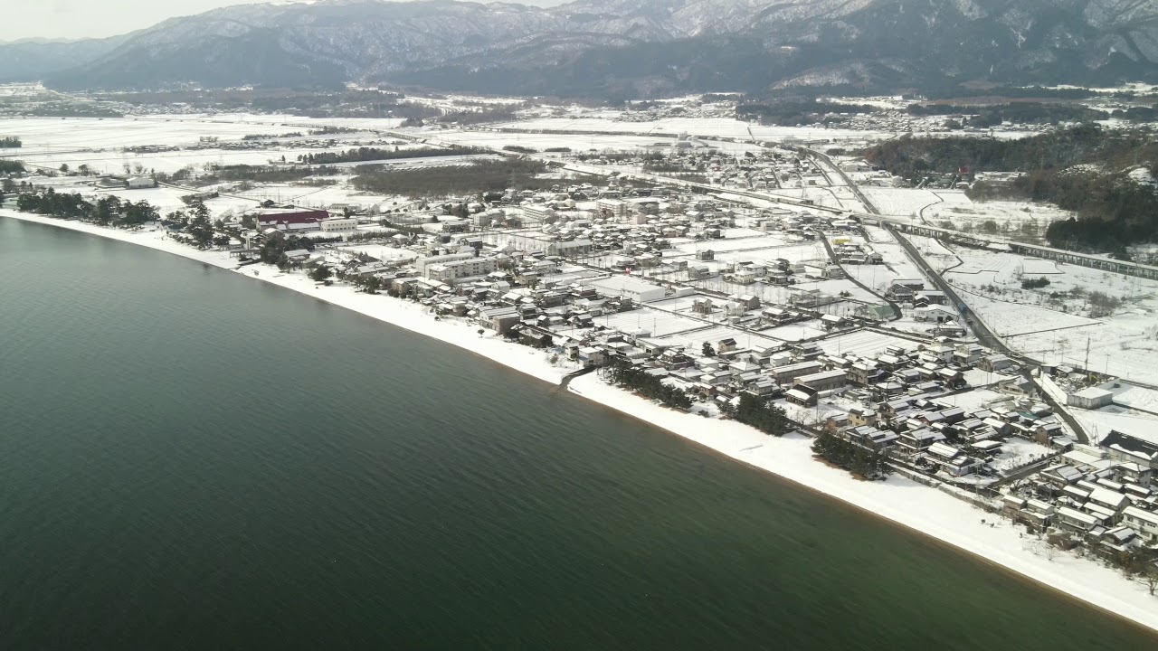 【琵琶湖八景】暁霧「海津大崎」の岩礁の空撮