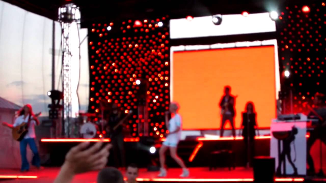 Ania Wyszkoni - Oczy szeroko zamknięte (Toruń, Bielawy, 19.05.2013)