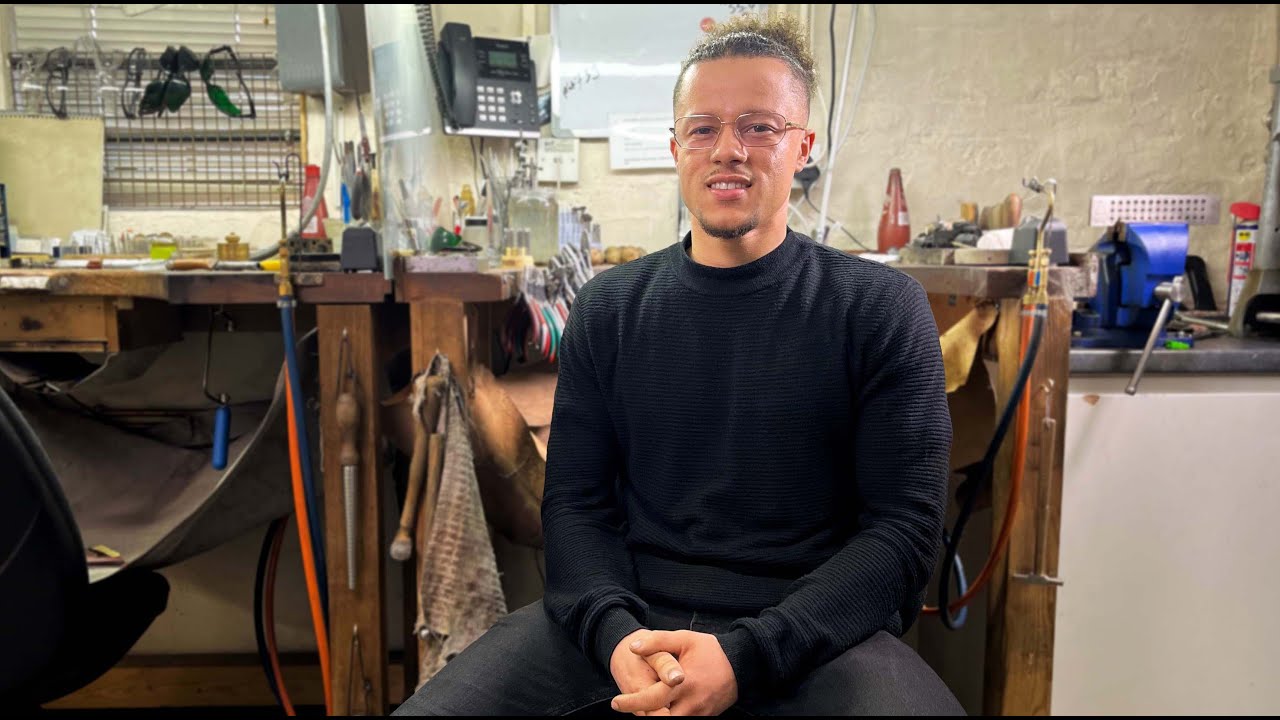Diamond Mounter Apprentice: Hugo's Story