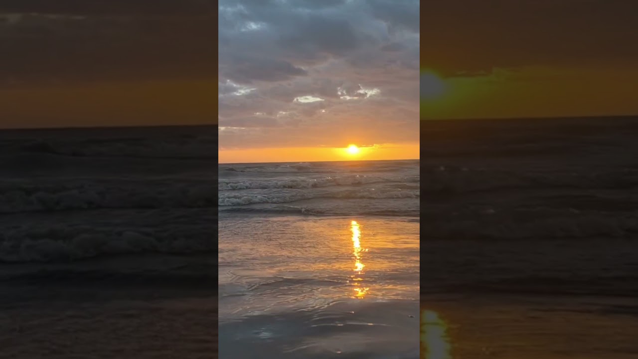 Sunset Waves 🌊 Calm Evening Sea #shorts #sunset