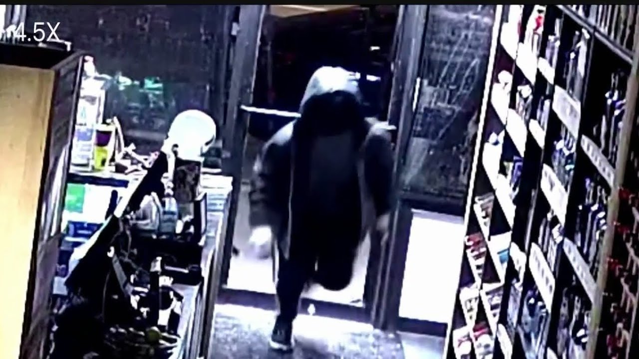 Chicago robbery ends in $10,000 worth of liquor taken from River North store