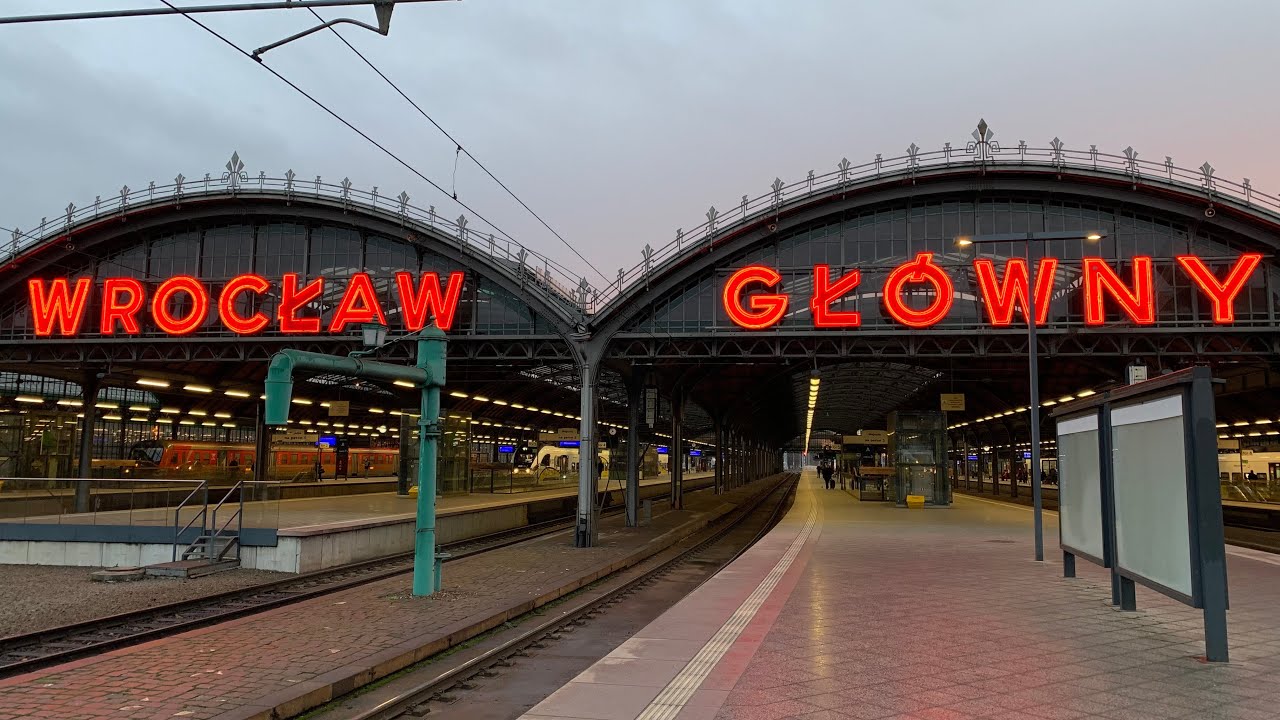PKP Wrocław Główny - składanka pociągów (POLREGIO, PKP INTERCITY...) Mix przyjazdów i odjazdów.