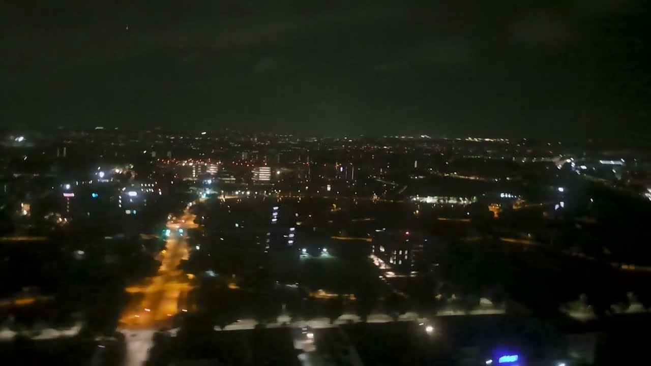 新年開工啦!先來幾個從機艙內拍攝的空中起降美景，首先是酷航TR897 TPE - SIN 降落新加坡樟宜機場.