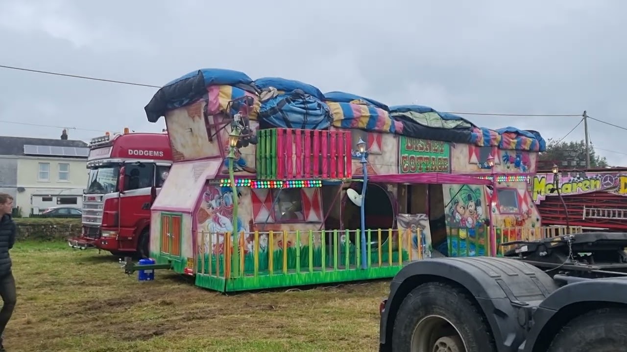 ROWLANDS WALTZER IN MOTION AT SUMMERCOURT FAIRGROUND BUILD UP