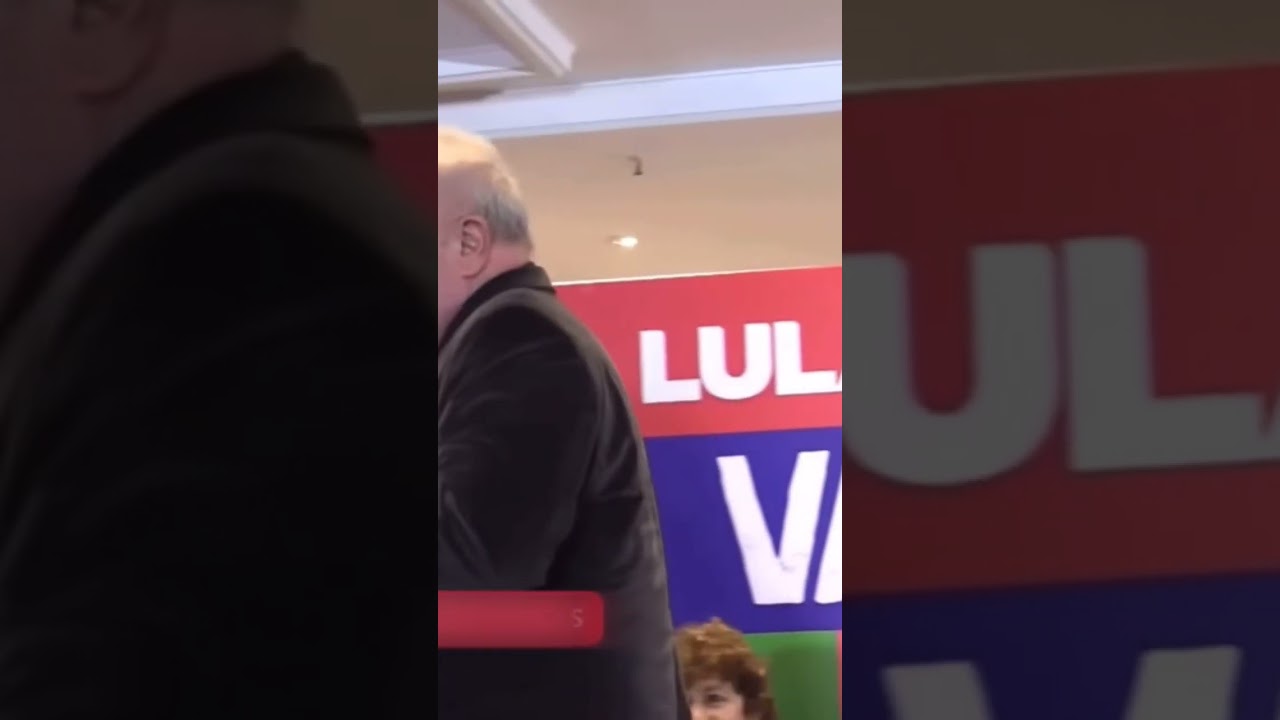 lula quase perde a garrafa de pinga kkkkk