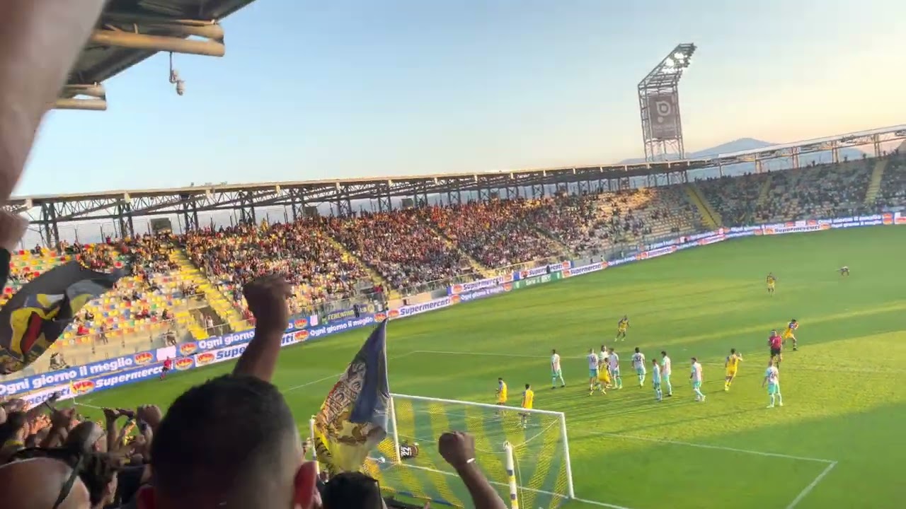 Gol di Luca Mazzitelli @FrosinoneCalcio1928 - #SPAL 2-0 8/10/2022 #calcio #serieB #curvanord