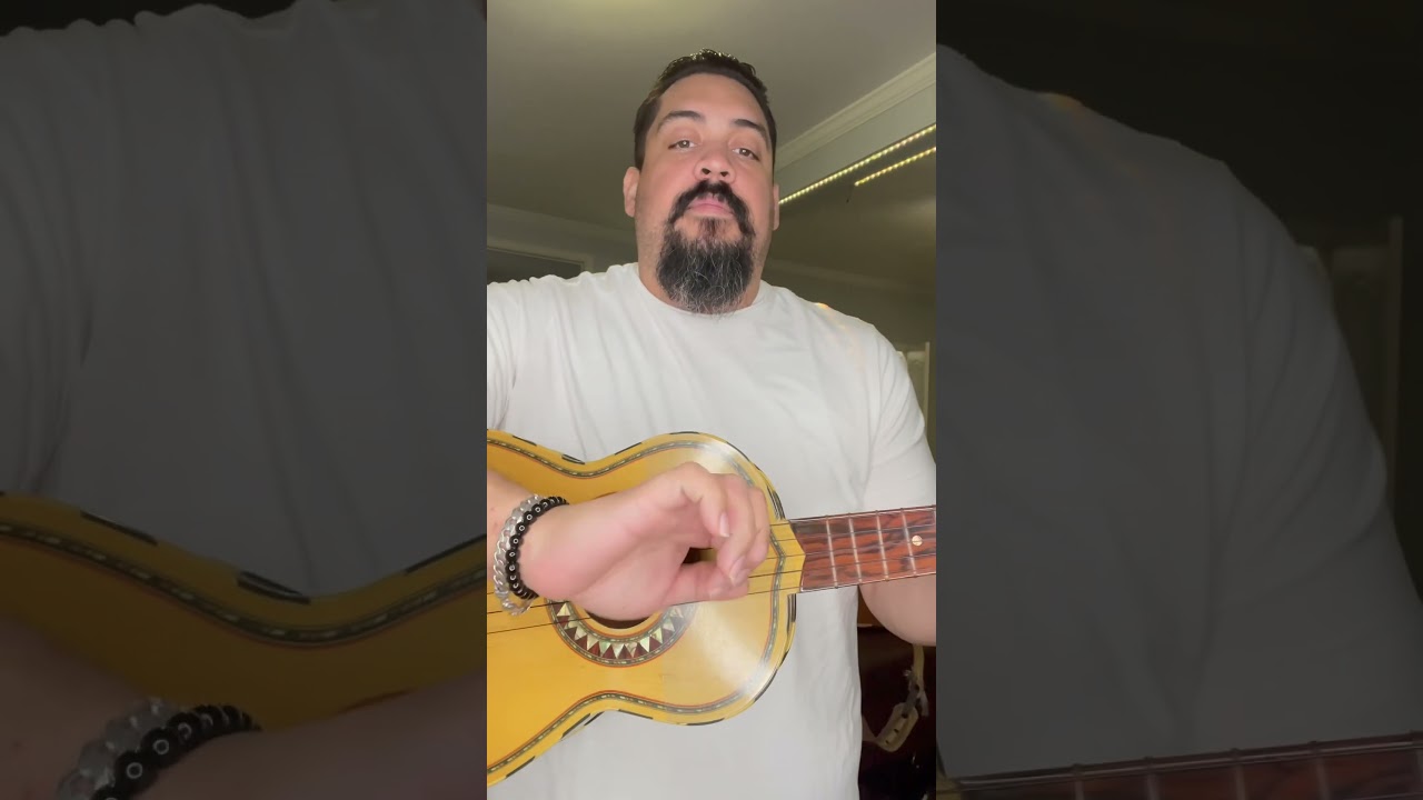 Como tocar el solo del Cascabel #guitarron #mariachi #vihuela #solo