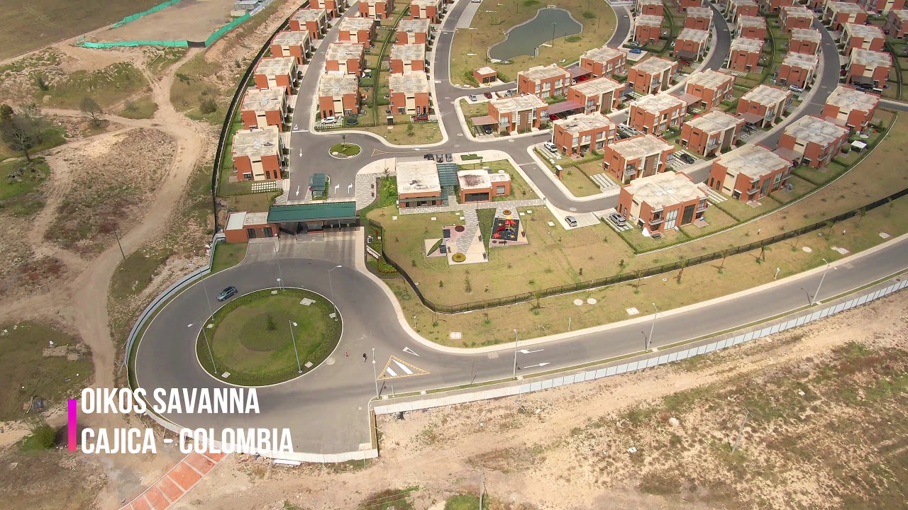 Volando en Drone,MAVIC 2 ZOOM 4K, OIKOS SAVANNA,CAJICA,COLOMBIA
