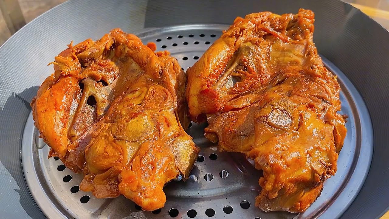 不用出门买，在家就能做东北熏鸡架，出锅后撕一撕拌一拌太下饭了【爱做饭的多多妈】
