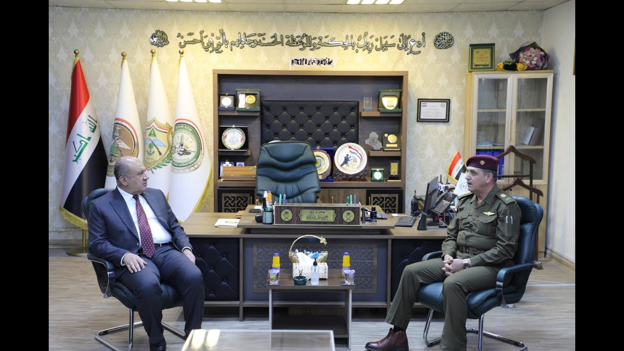 وزير الدفاع يزور مديرية الإعلام والتوجيه المعنوي ويفتتح الإذاعة