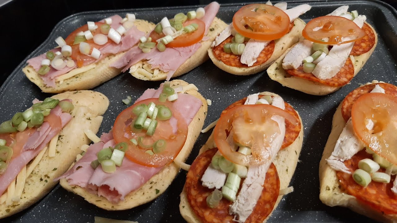 Garlic bread toppers 
