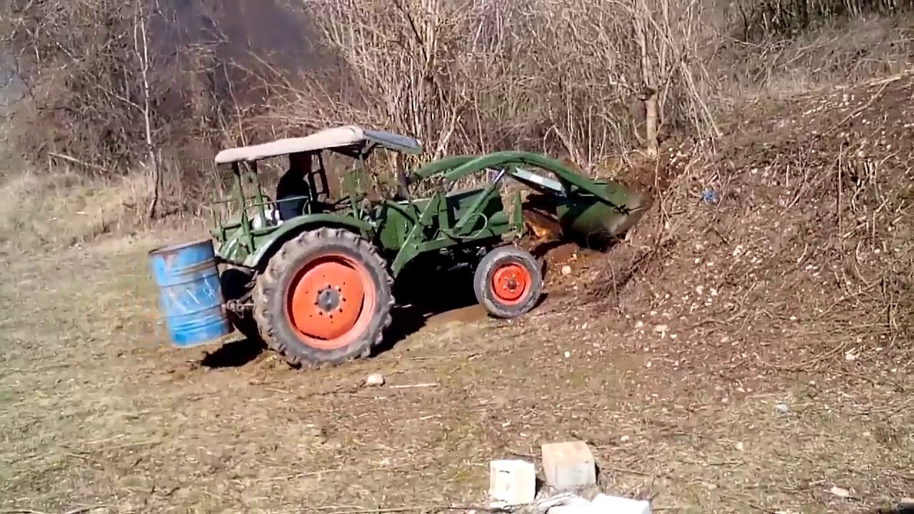 Fendt Farmer 2: front loader (utovarivač)