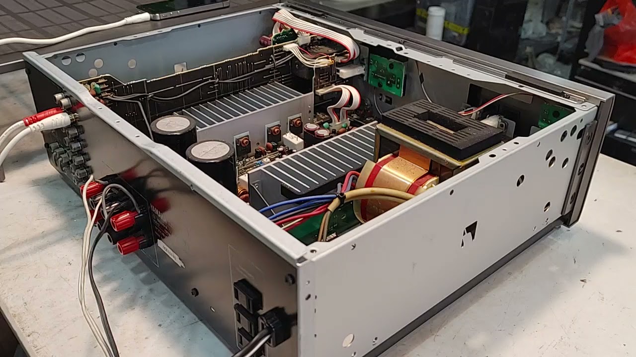 Yamaha AX-570 chạy 8 sò than, 180W, zun & rất đẹp. Giá 1tr8