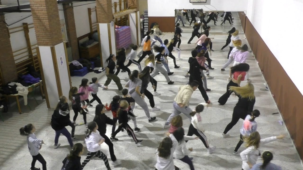 Ensayo de la comparsa Showtime I Carnavales 2023 I AltzaTv