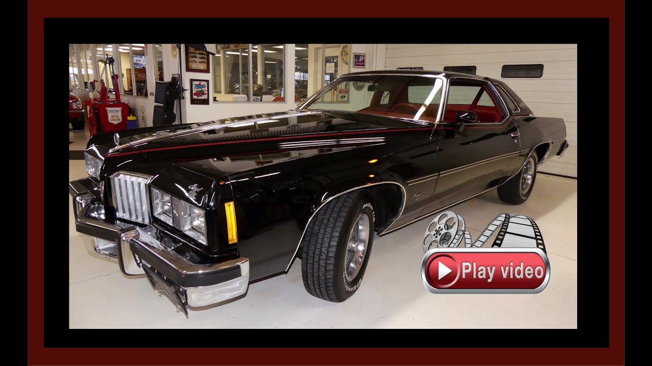 1977 Pontiac Grand Prix at Cruisin Classics