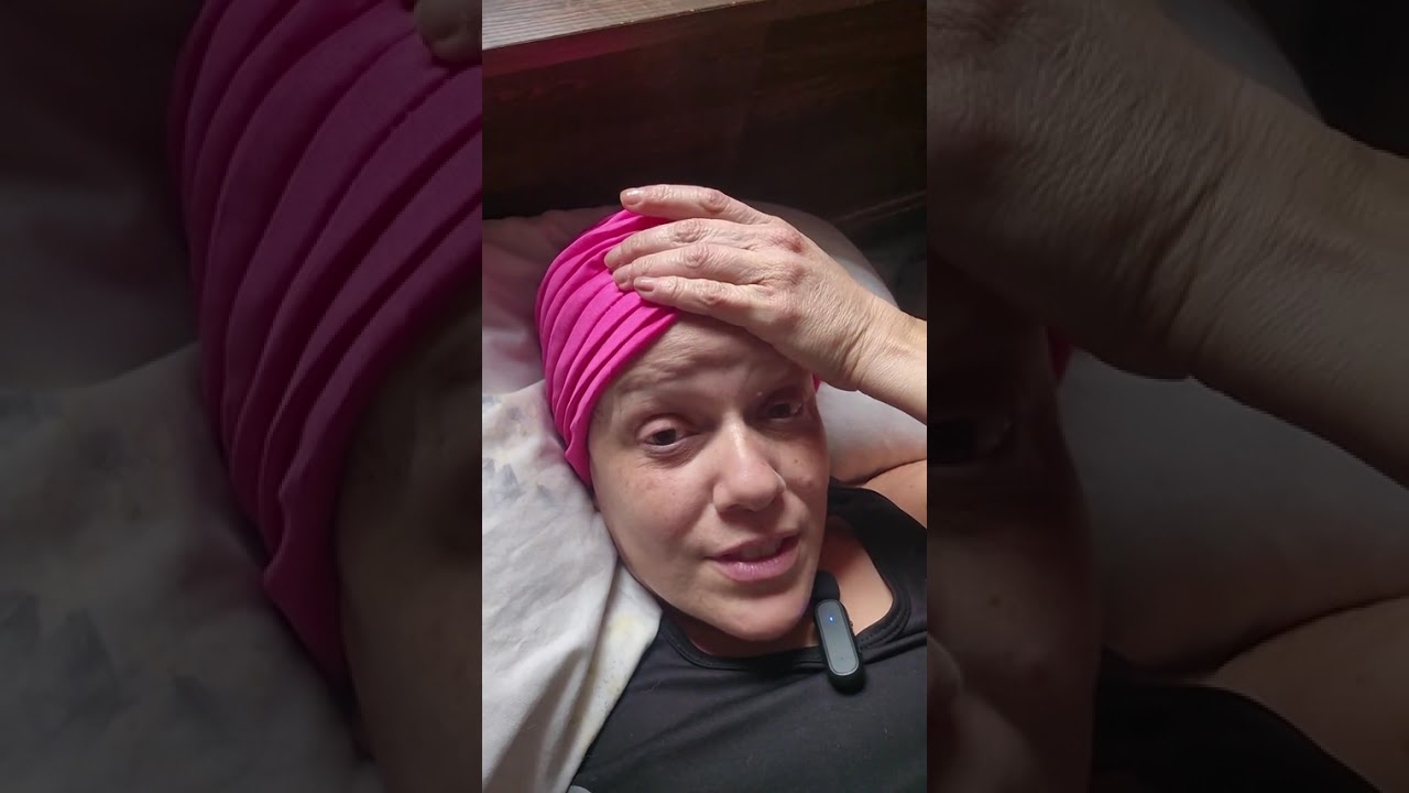 Minha aparência sem cabelo, cílios e sobrancelhas durante o tratamento contra o câncer de mama. 