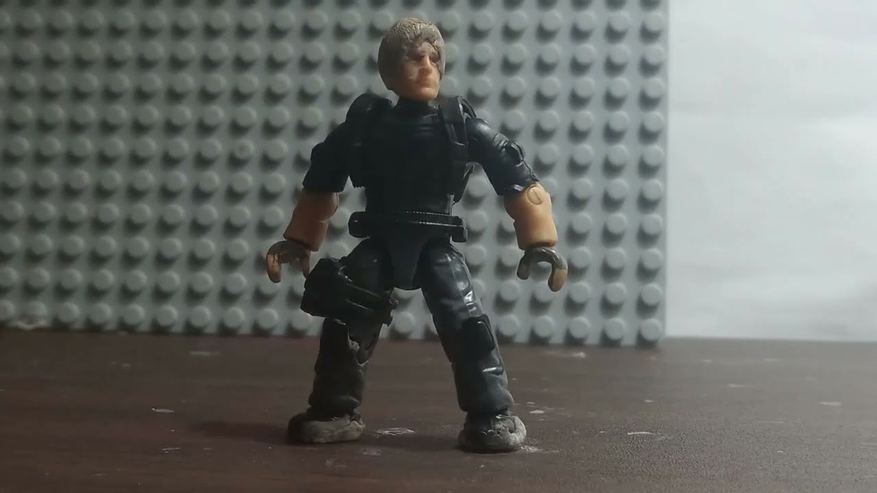 where's everyone going? Bingo? (Resident Evil 4 Leon S. Kennedy custom)