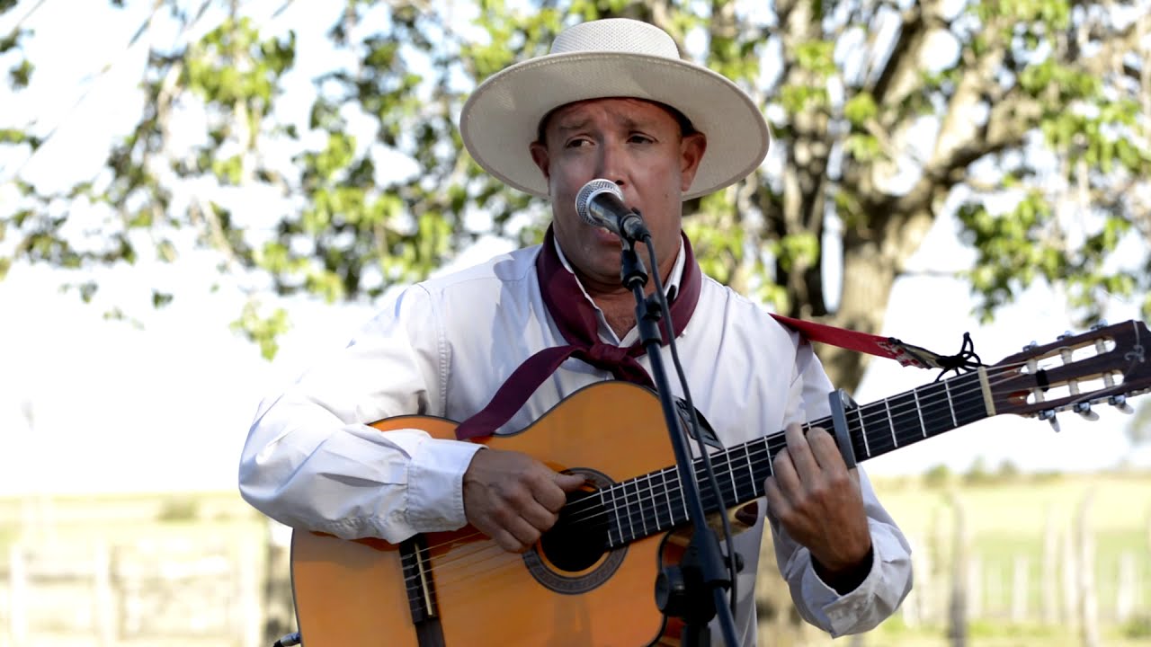 Peoncito de estancia (Linares Cardozo) -  Miguel Gónzalez y Gastón 