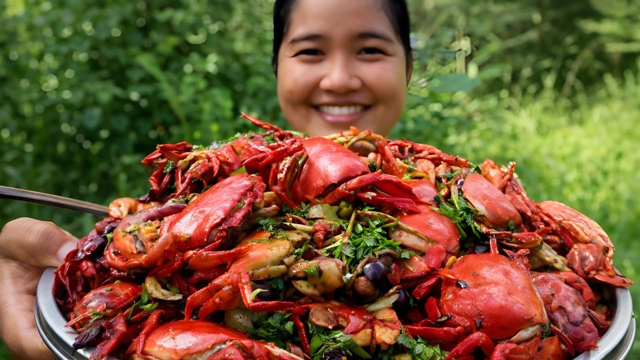 ULTIMATE JUNGLE FEAST! 🦀 Spicy Big Crab Curry with Wild Duck Eggs | Survival Cooking