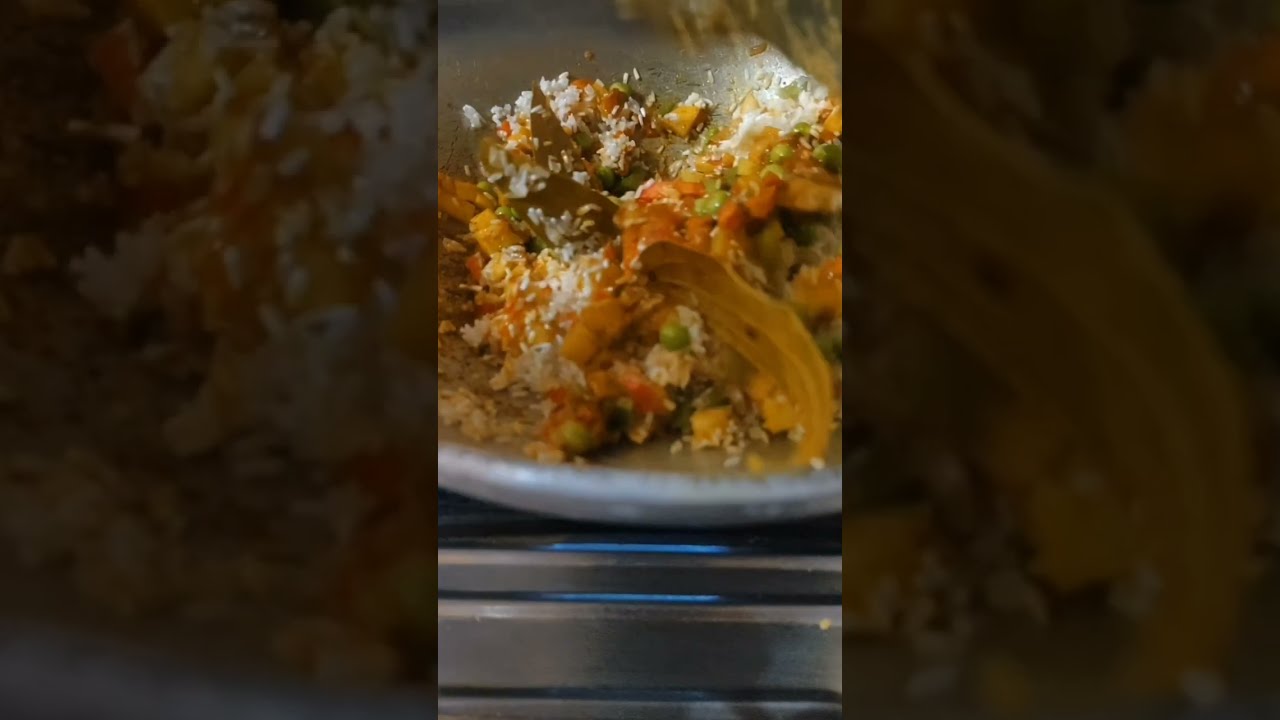 कुकर में बनाए मिक्स वेज तहरी रेसिपी। winter special recipes । Aaloo matar tahari recipe😋