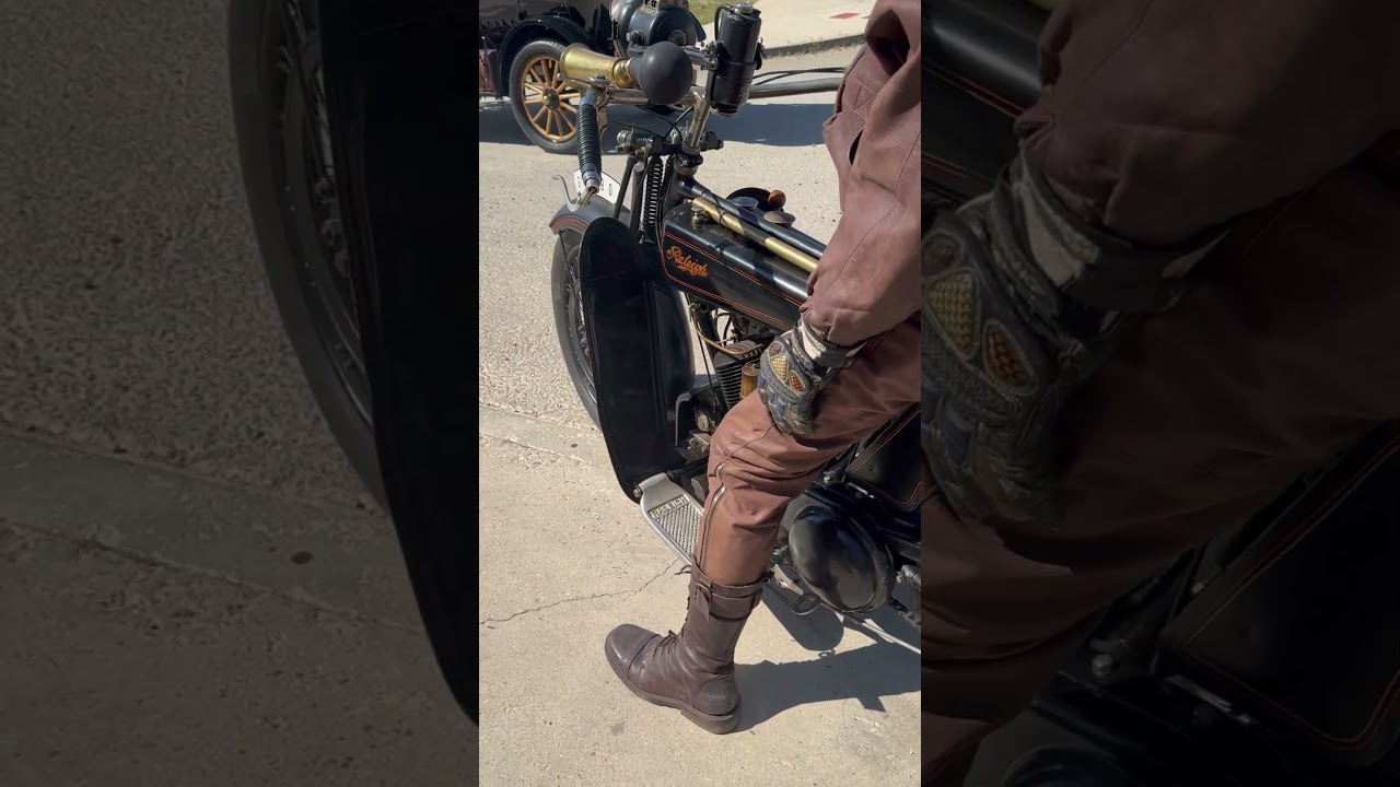 Moto antigua de m&aacute;s de 100 a&ntilde;os de historia Raleigh #motosantiguas